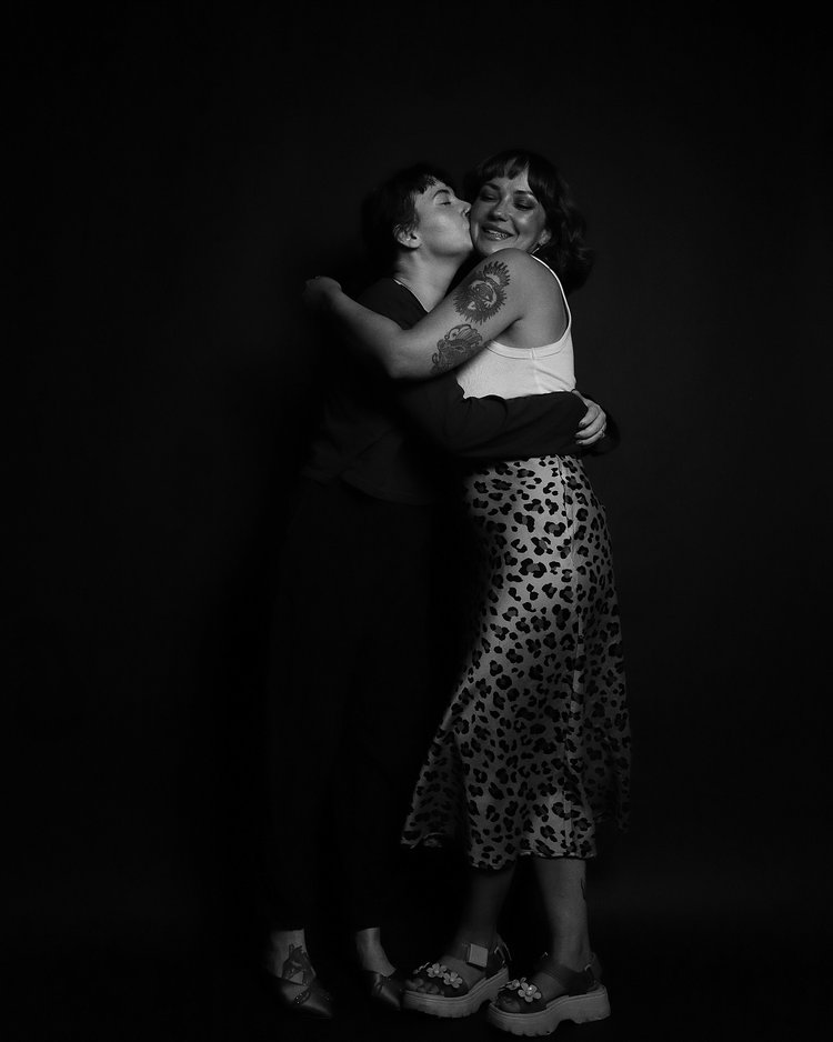Best kind of spring break: no rush, no plans, just real moments with your favourite person. Whether it&rsquo;s mum, sister or best friend, time spent together is what matters most. 💕🐣

Come as you are. Capture it forever.

#memories #selfportraitst